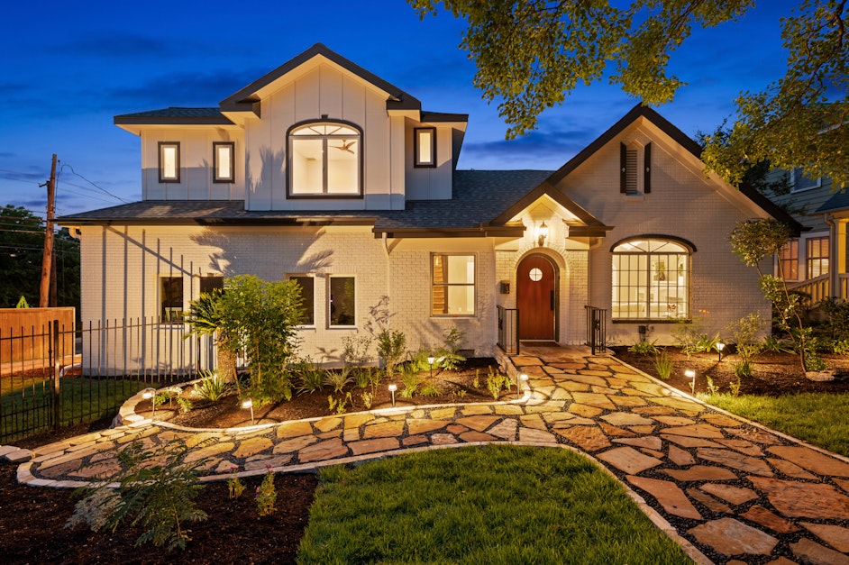 2110 Travis Heights Boulevard, Austin, TX 78704, Presented by Rob Muñoz